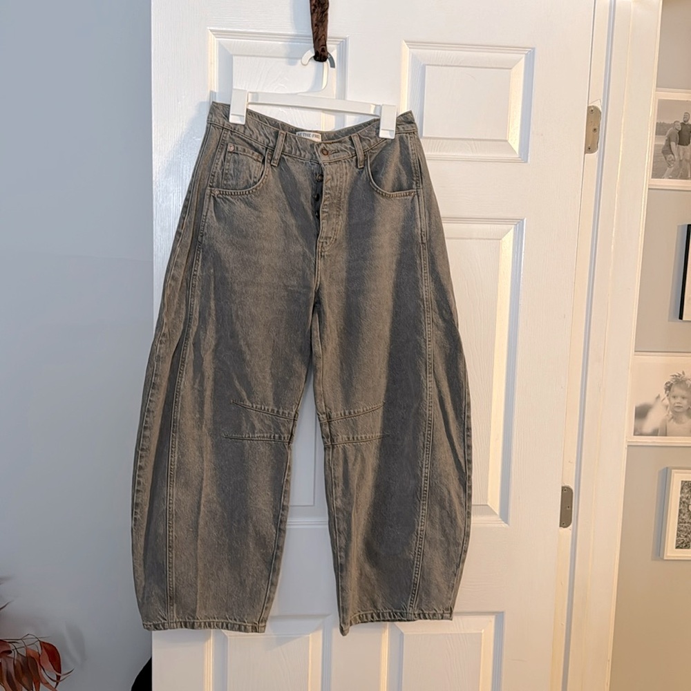 We the free barrel jeans, size 27 color, Archive gray